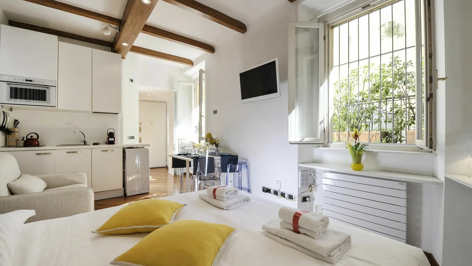 Apartment At Home Heart Of Milan - Manzoni